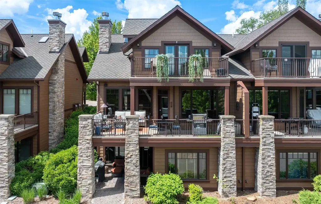 202 Shoreline Drive 2, Polson