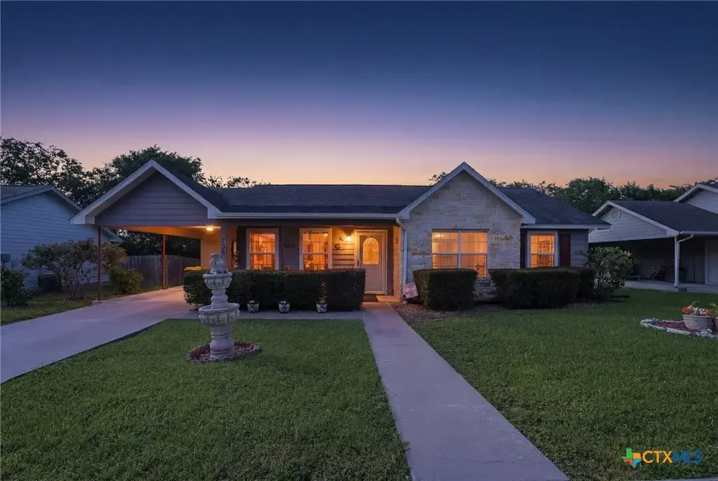 529 Guerra Lane, Gonzales