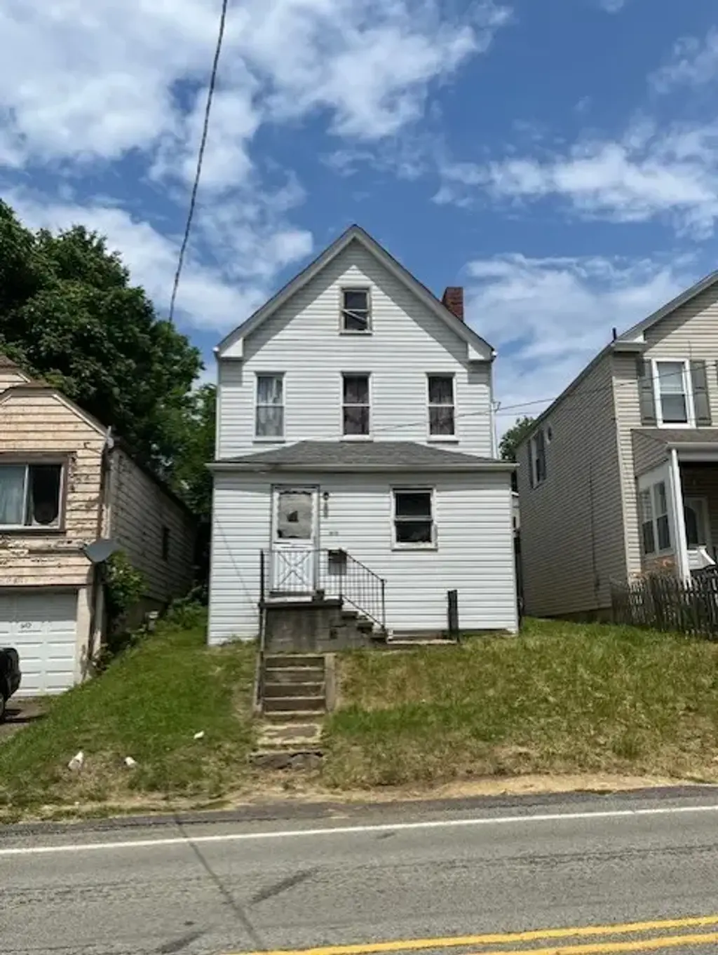 613 Center Street, Versailles Boro