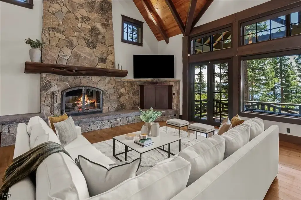 527 Sugarpine Dr, Incline Village