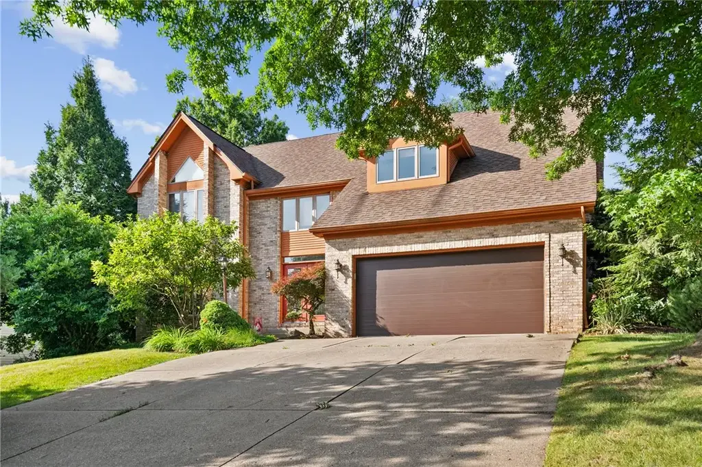 336 Cobblestone Circle , Robinson