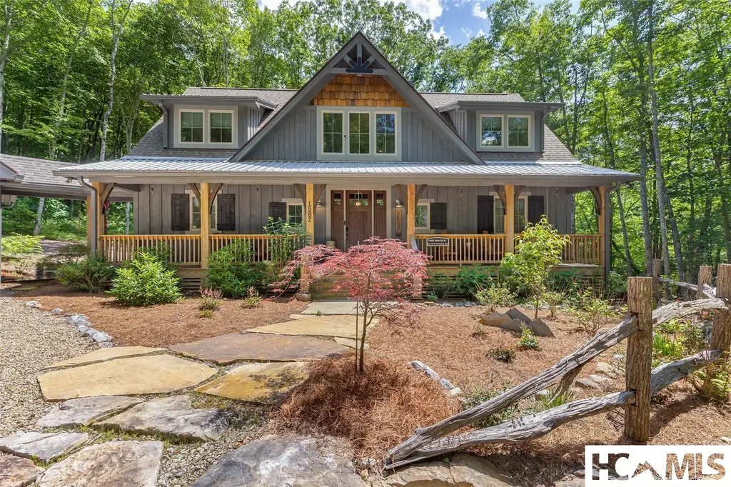 1582 New Settlers Way, Glenville