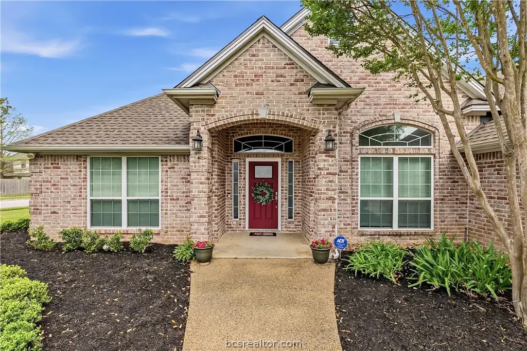 401 Sapphire Drive, College Station