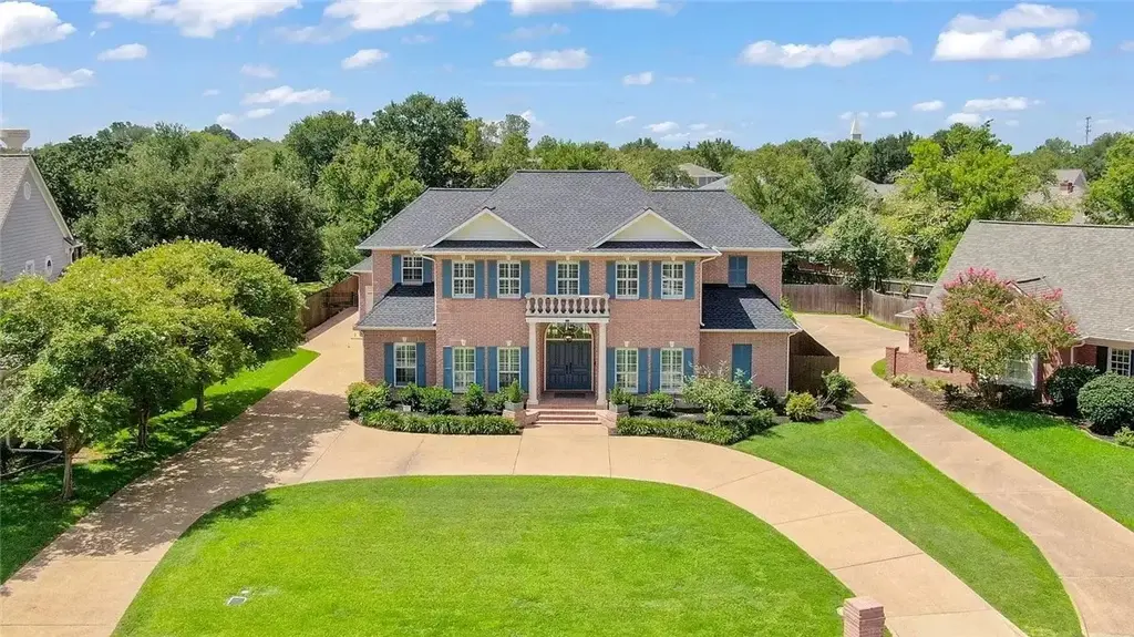 9204 Sunlake Court, College Station