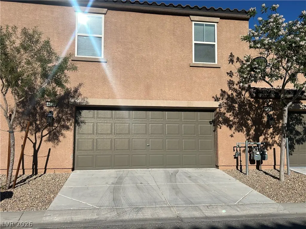 Photo of Listing #2797372