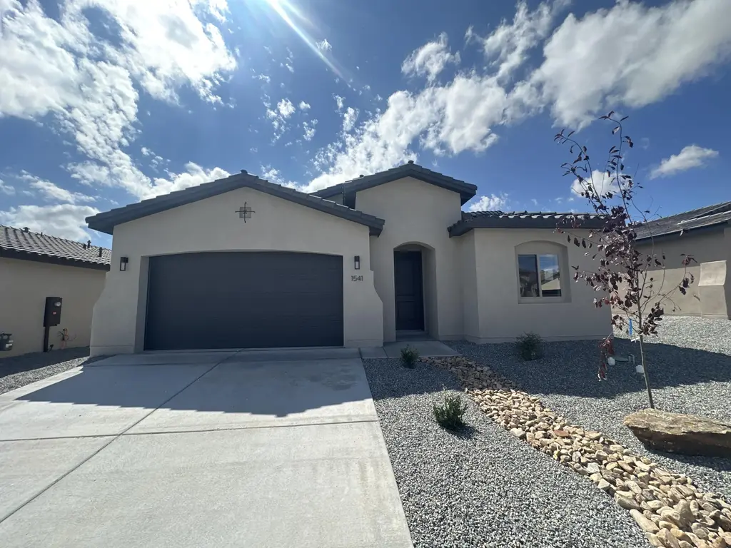 1541 Valle De Colores Street Nw, Los Lunas