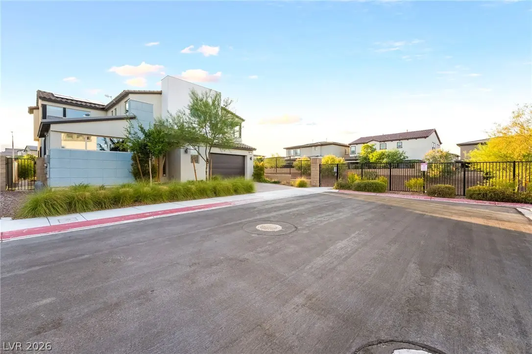 8311 Skye Highlands Street, Las Vegas