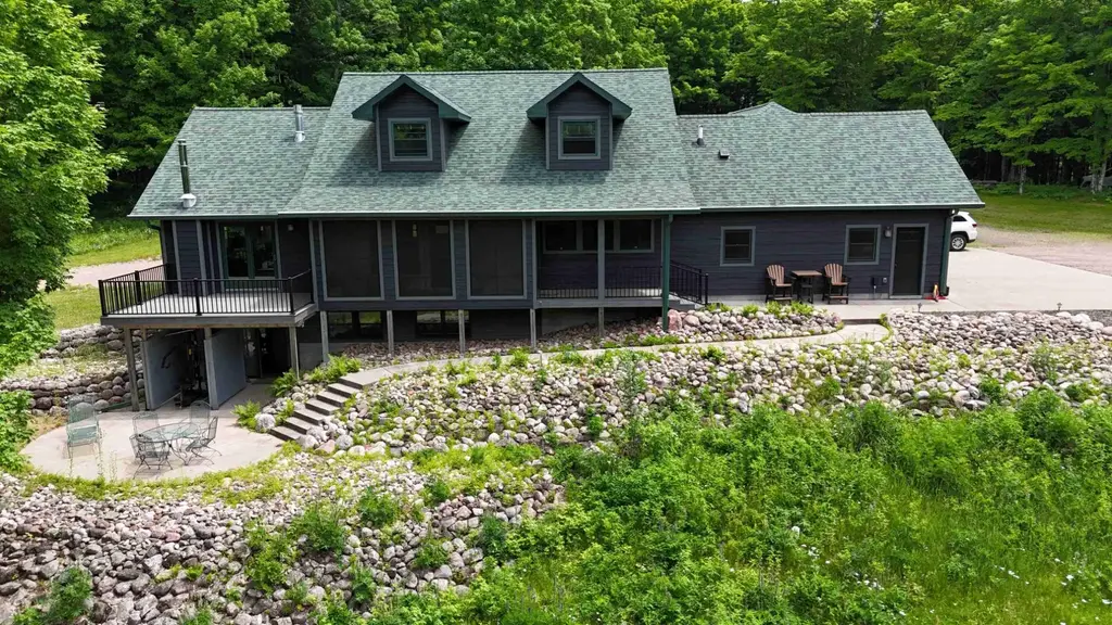 N8054 Ridge Rd, Phillips