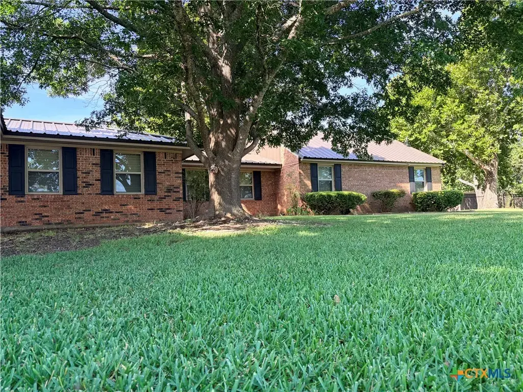 211 County Road 128, Gatesville