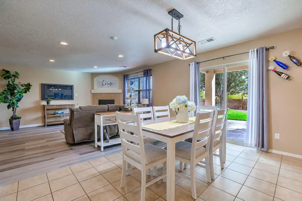 2831 Violeta Circle Se, Rio Rancho