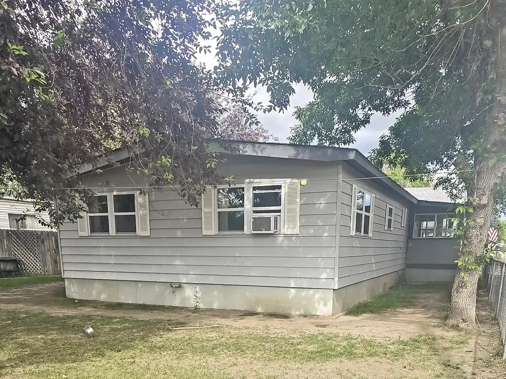 209 Madison Street, Shelby