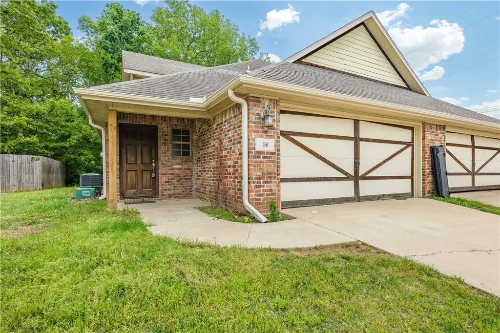 56 S Woodsprings Drive, Fayetteville