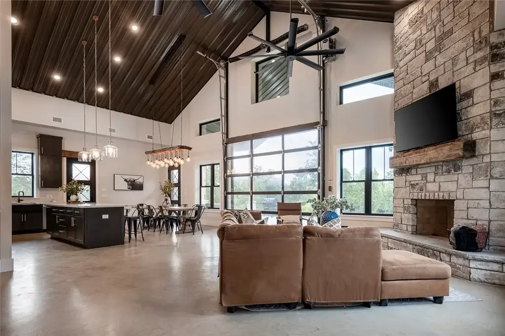 6876 Koppe Bridge Road, College Station