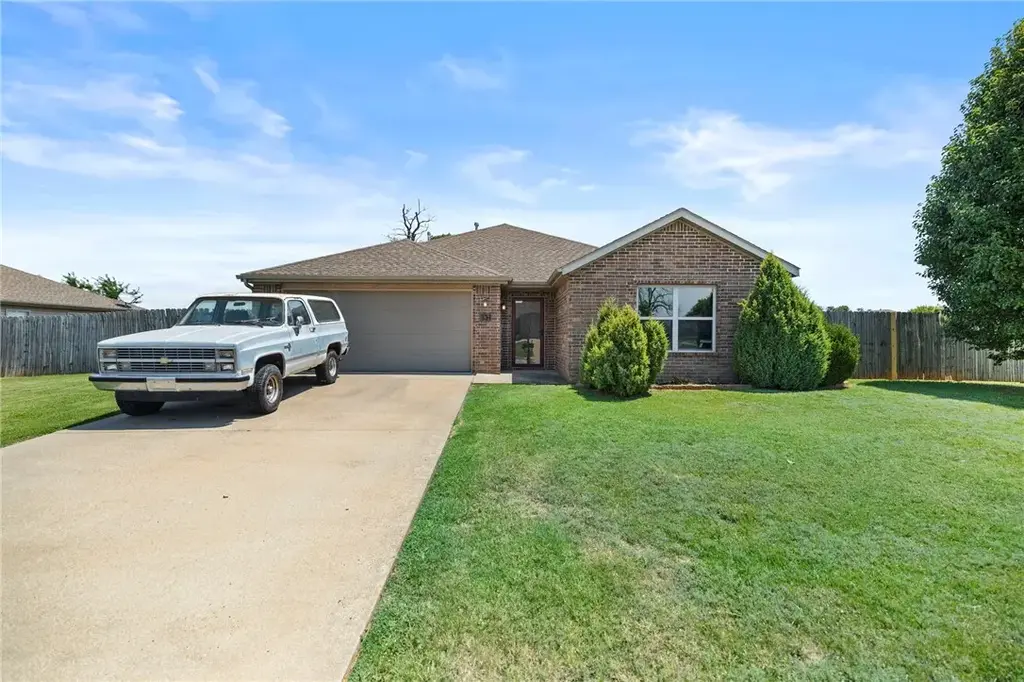 331 Violet Street, Centerton