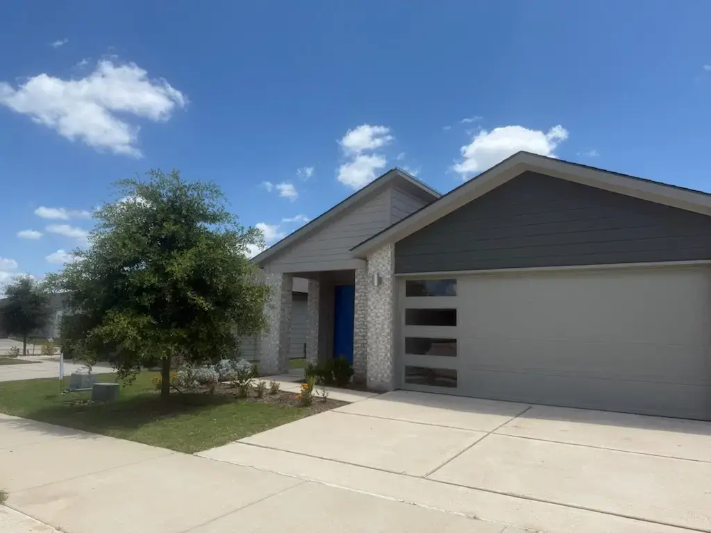 1235 Amistad Loop, College Station