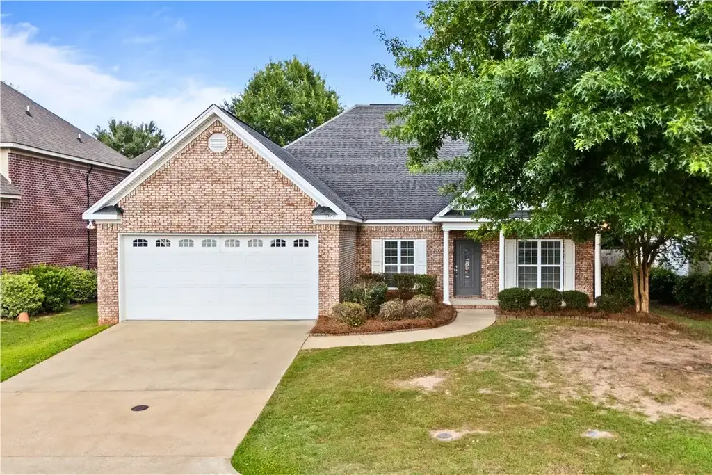 1300 Tulip Ct, Auburn
