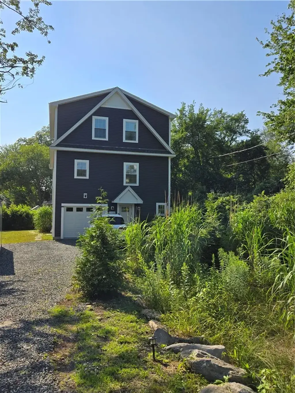 1284 Boston Neck Rd, Narragansett