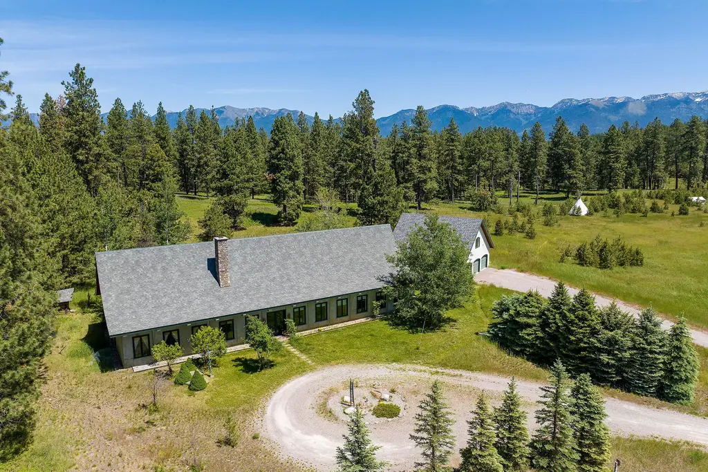 233 Coverdell Road, Bigfork