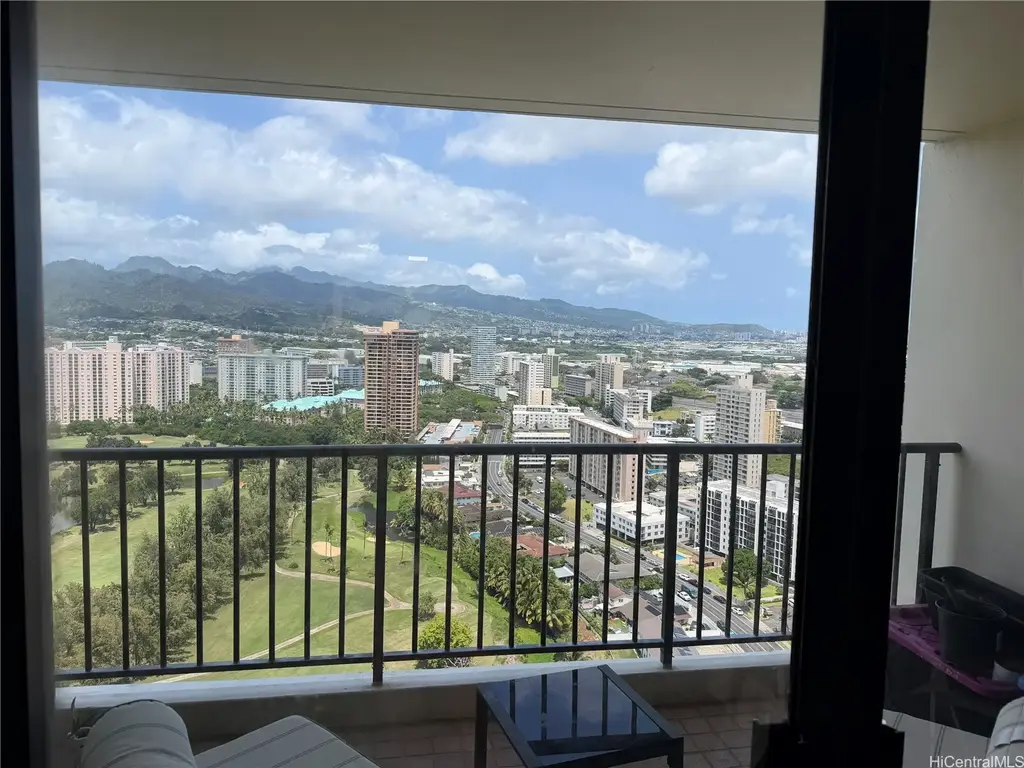 990 Ala Nanala Street # 33d, Honolulu