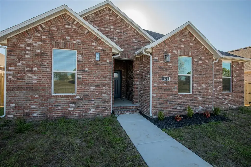 136 S Broyles Avenue, Fayetteville