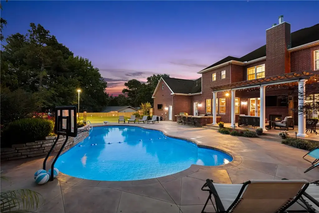 331 E Fairway Lane, Fayetteville