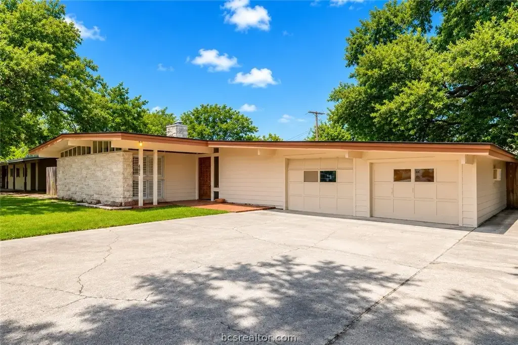 409 Timber Street, College Station