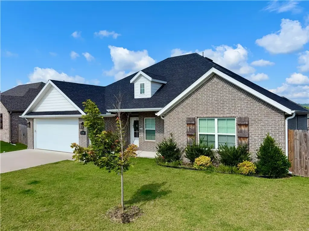 2739 S Angels Road, Fayetteville