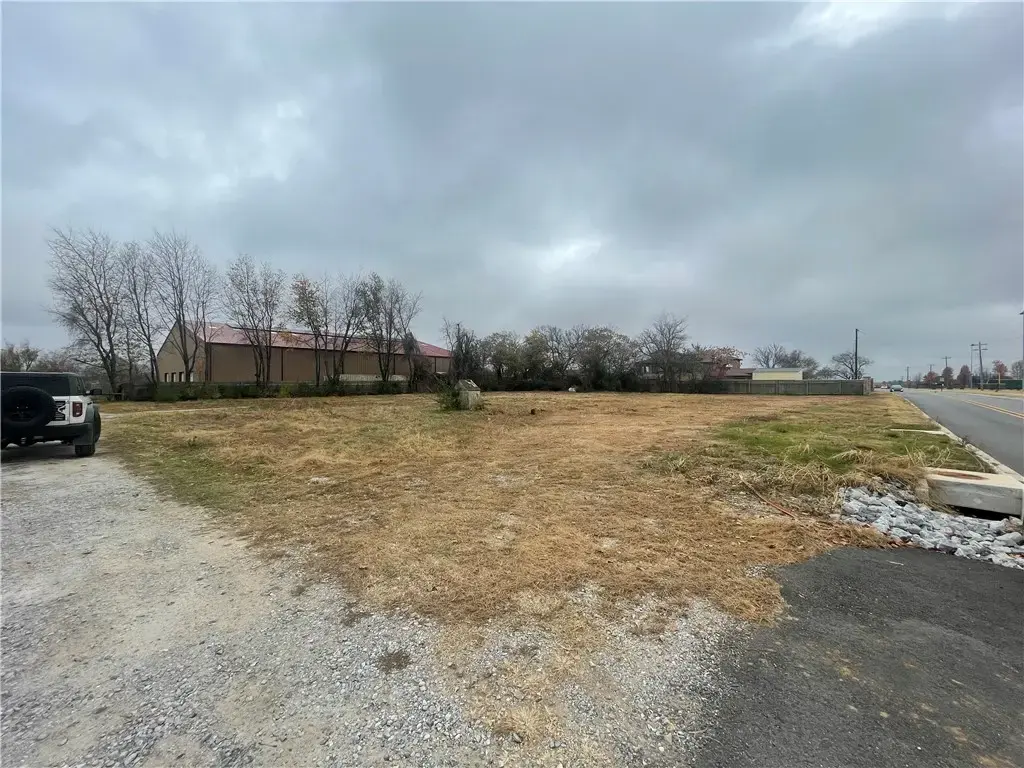 6039 S Mt. Hebron Road, Rogers