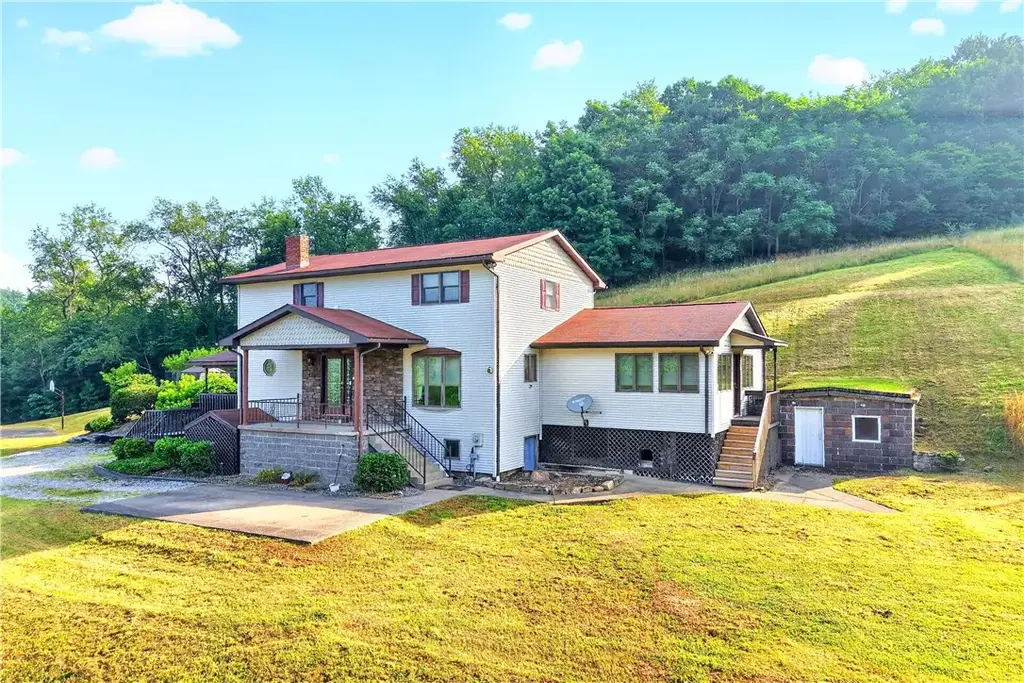 218 Blosser Hill Road , Springfield