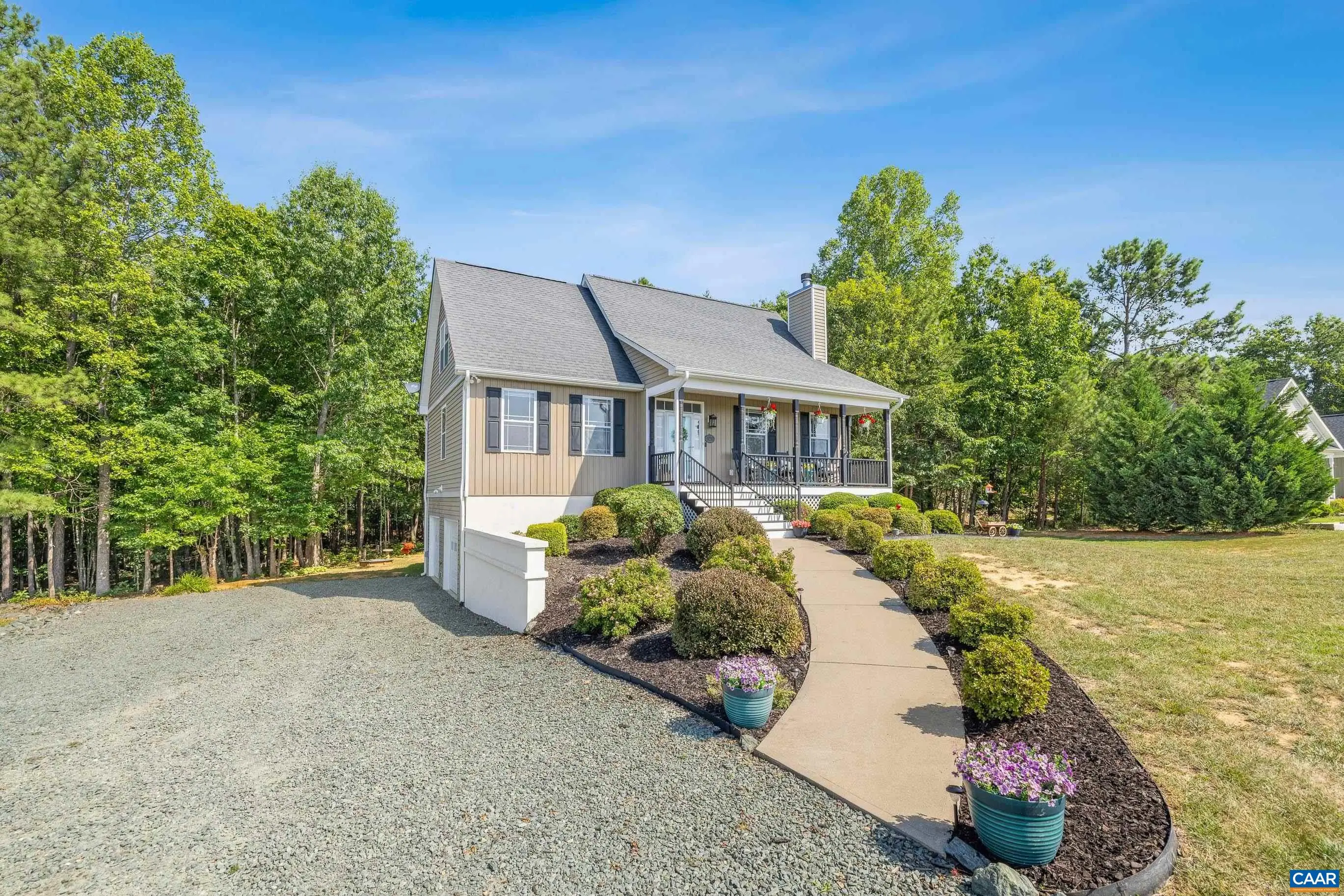 306 Rosewood Dr, Scottsville