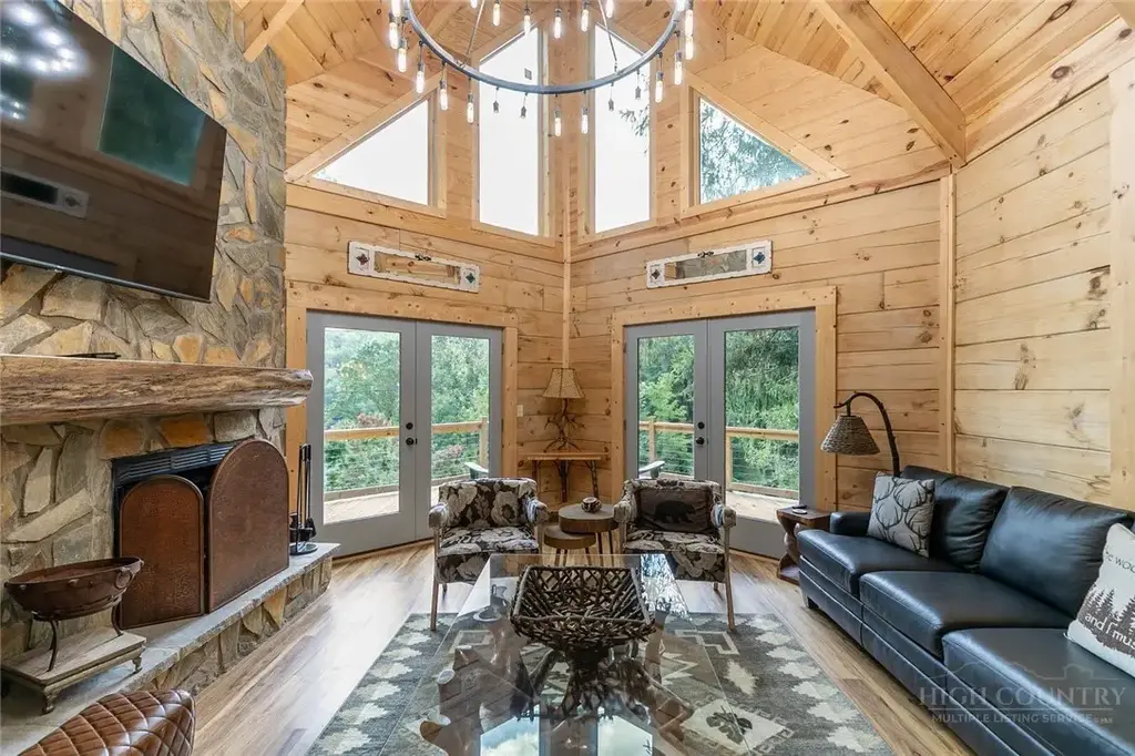 130 Autumn View Lane, Seven Devils