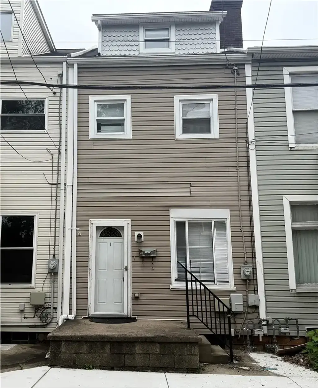 824 Walnut Street , Edgewood