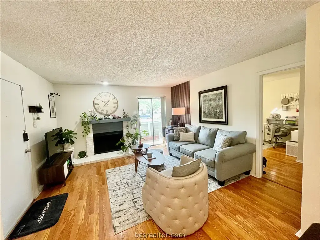 1901 Holleman Drive W 301, College Station