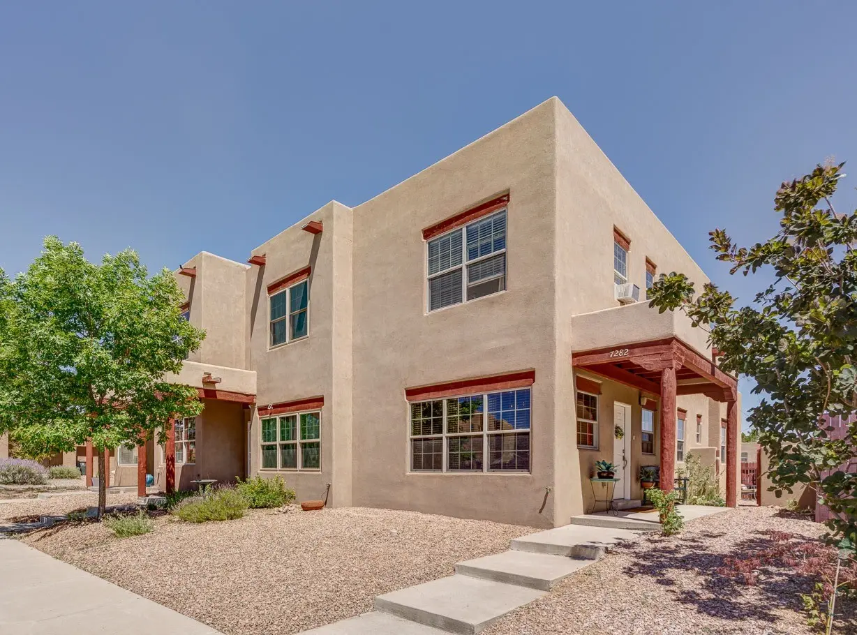 7282 Avenida El Nido, Santa Fe