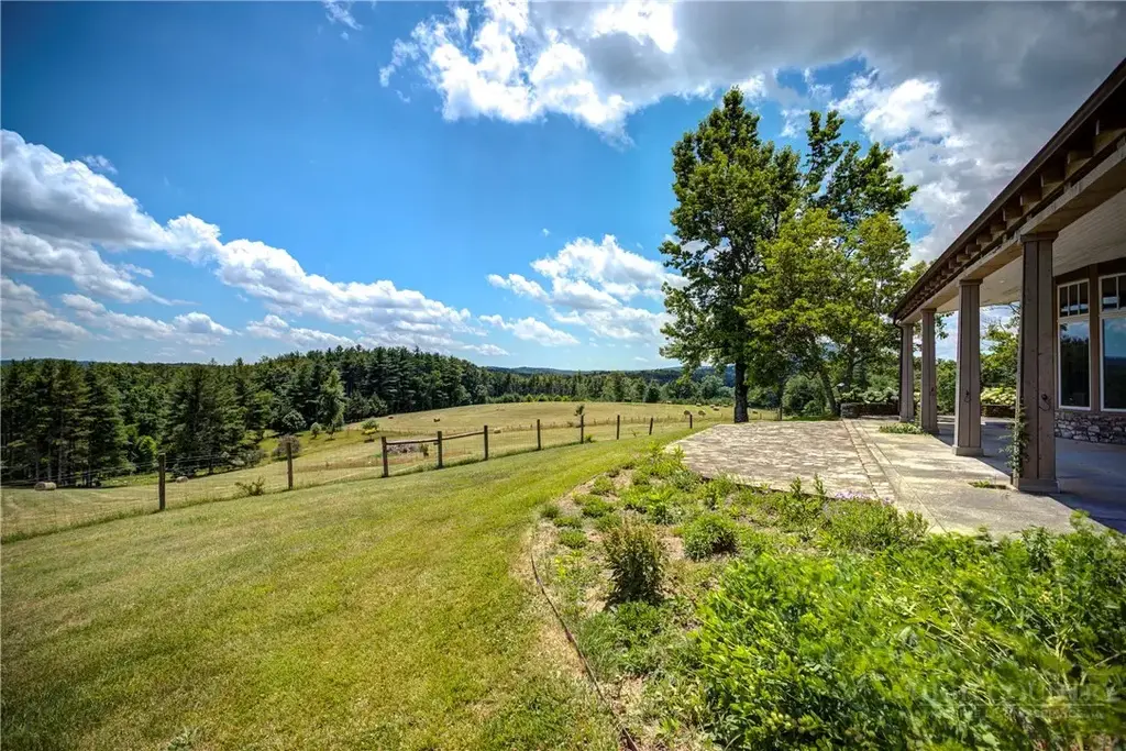 1712 Rich Hill Road, Glade Valley