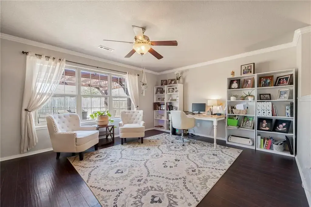5005 W Bay Court, Rogers