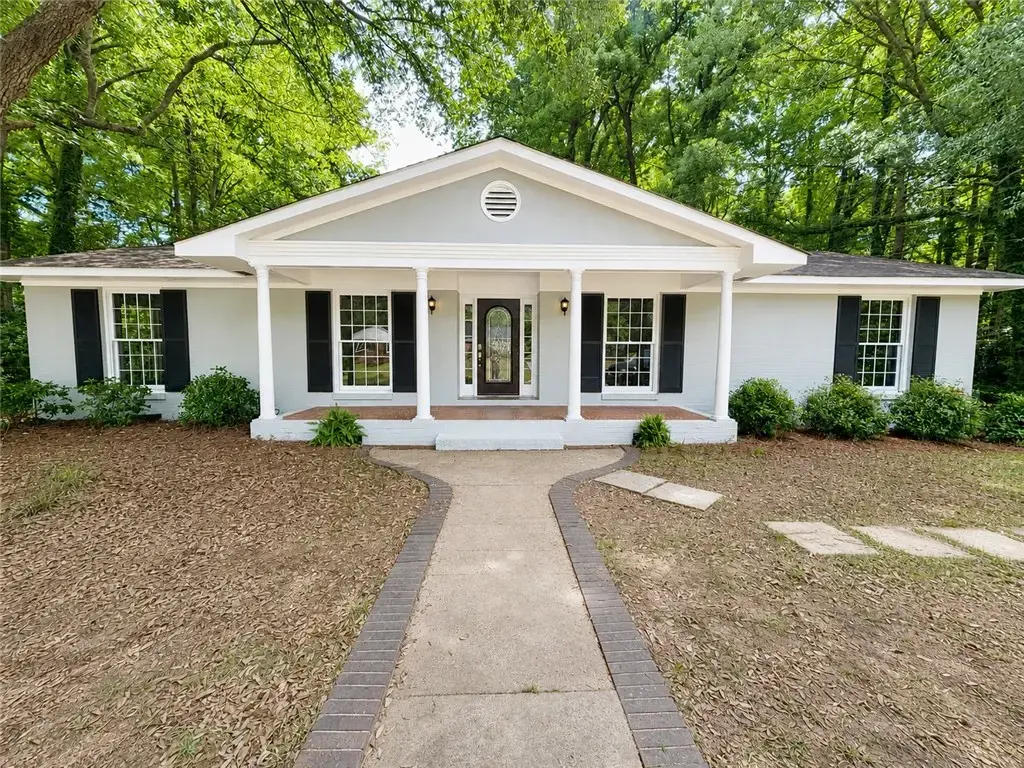 1503 Gwen Mill Dr, Opelika