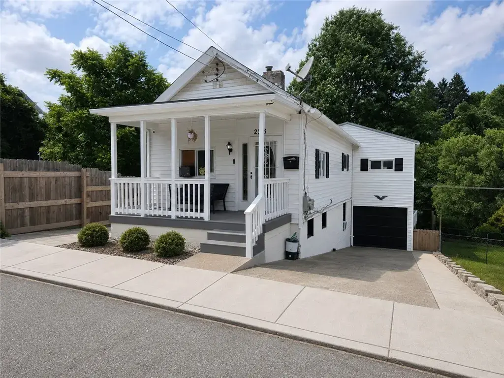 246 Freidel Street , Whitaker