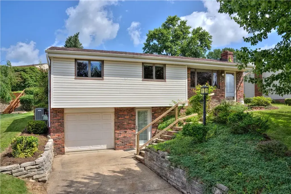 609 Bluestone Drive, Shaler