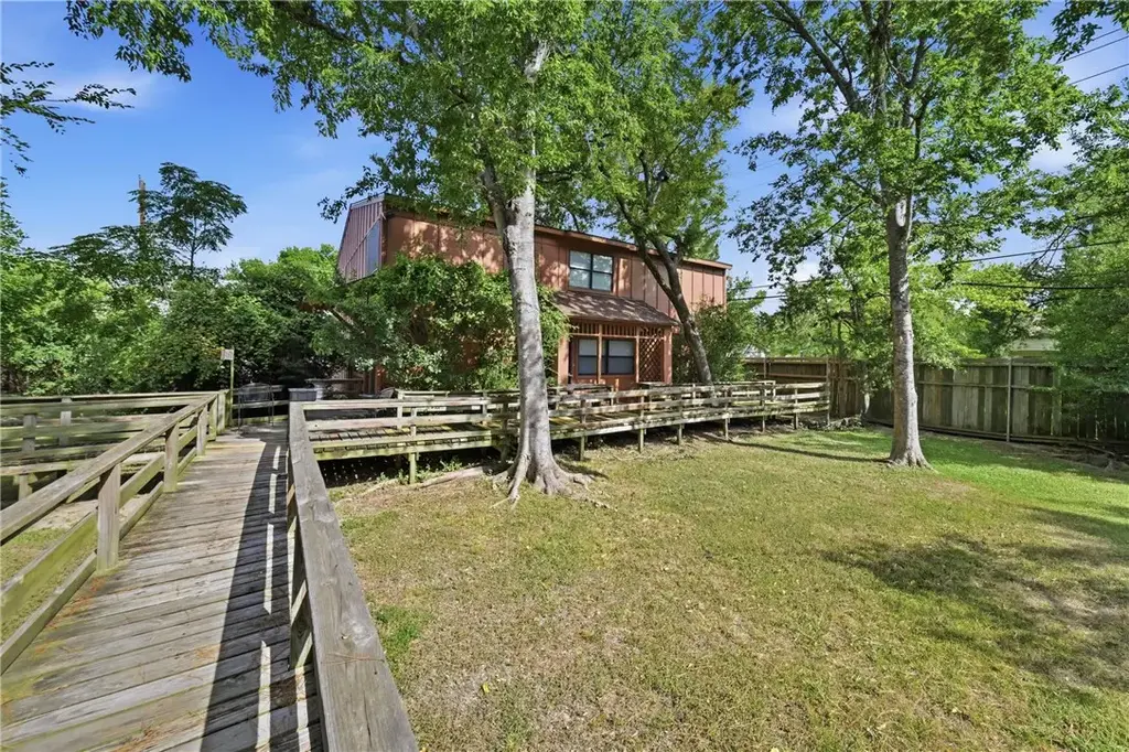3923 Old Oaks Drive 16, Bryan
