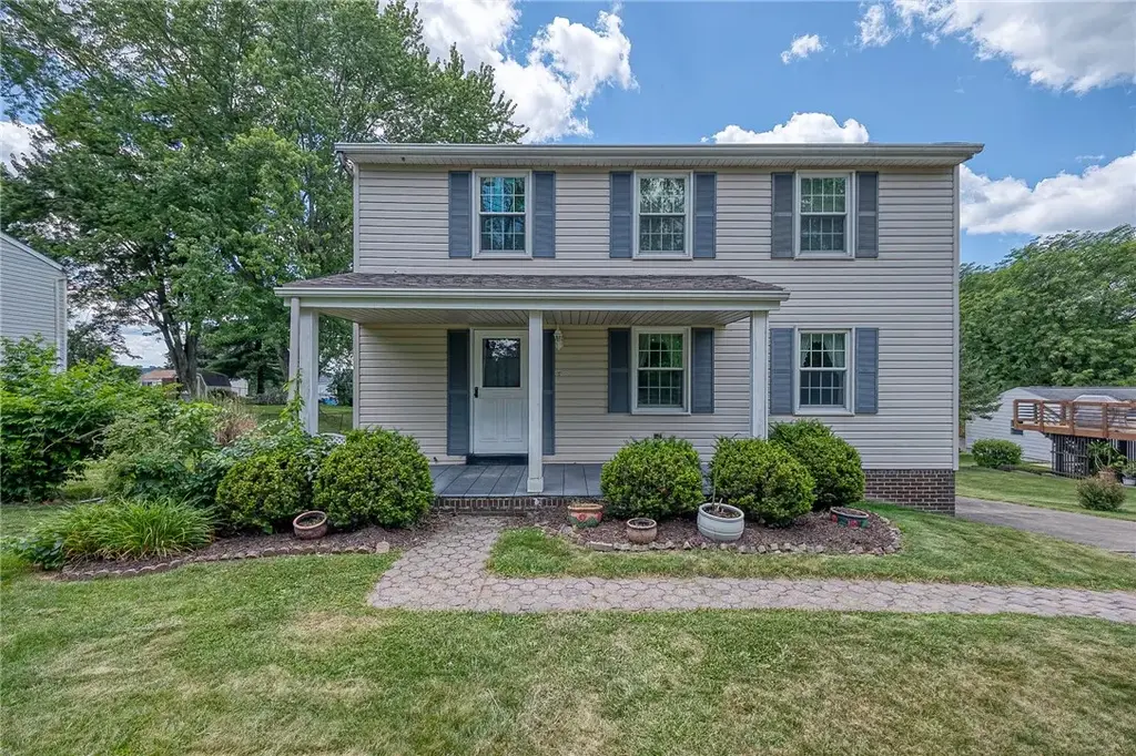 512 Aten Road , Findlay