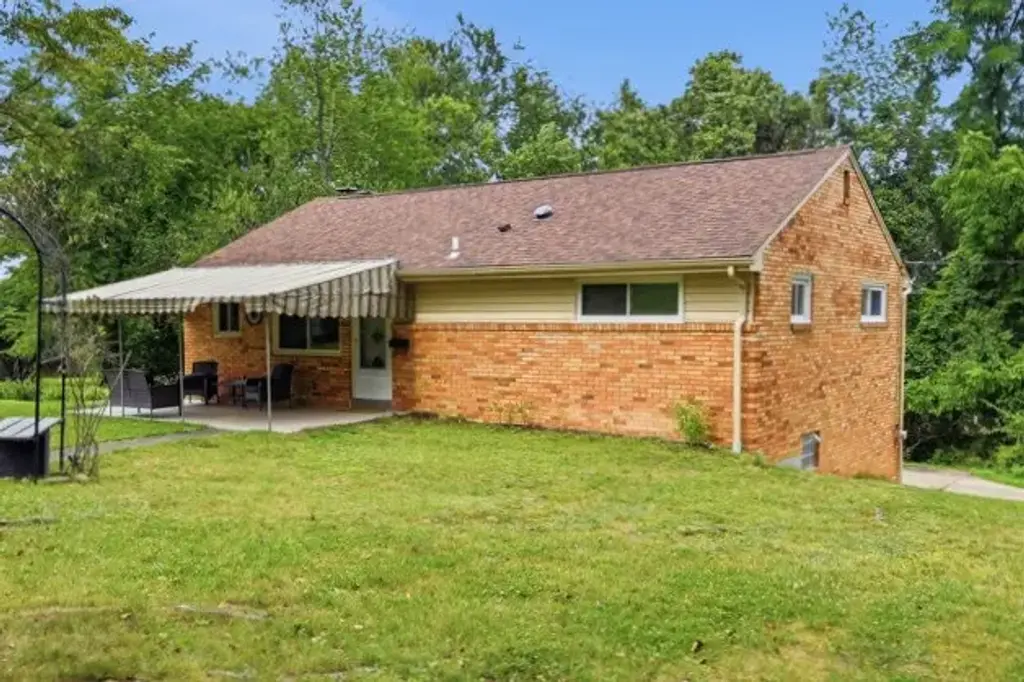 516 Long Drive, Upper St Clair