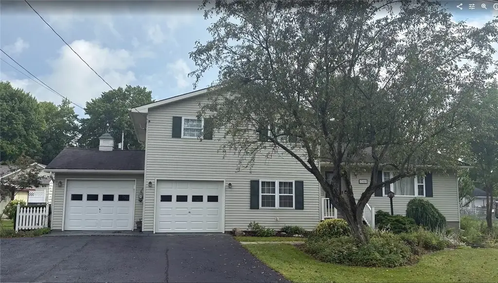 12441 Walnut, Conneaut Lake