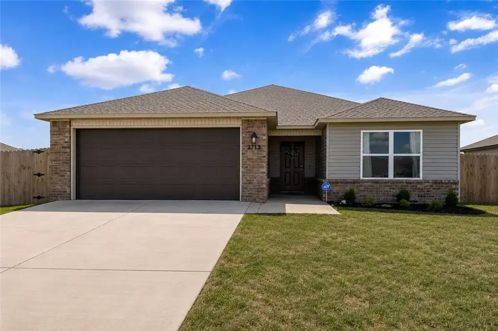 2713 W Reynolds Street, Pea Ridge