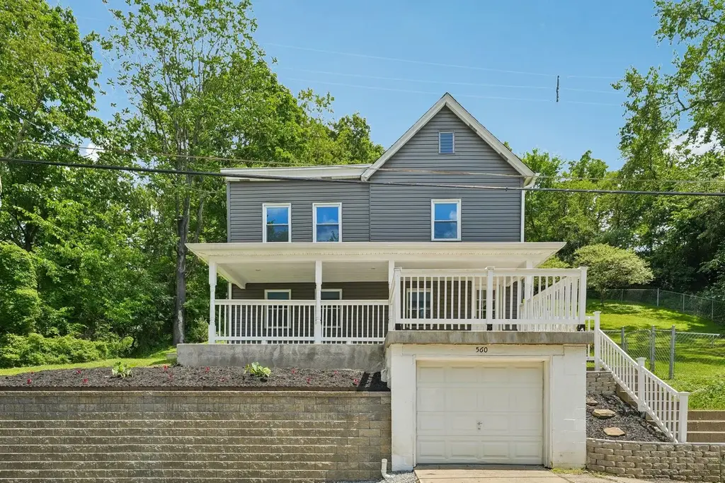 560 Mortimer Avenue, Wilkins