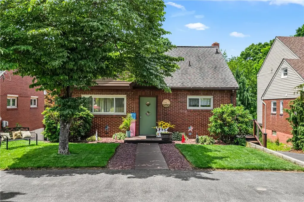 41 1/2 Ehle Avenue , Kennedy