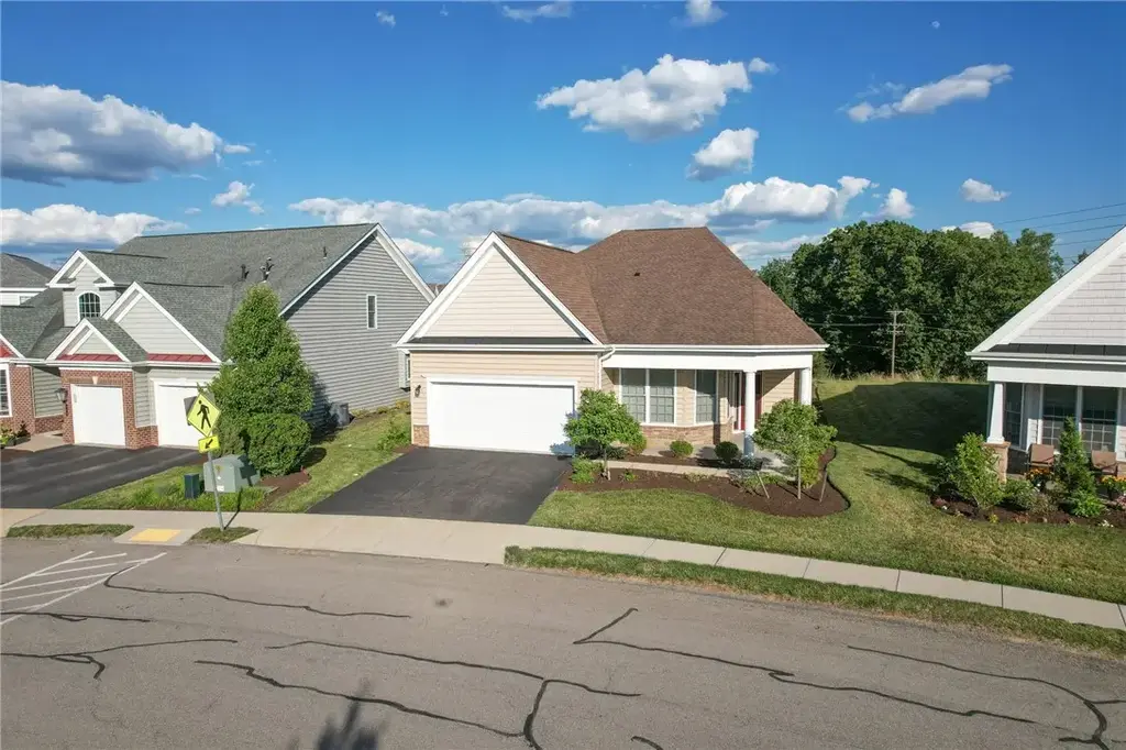114 Gateway Drive , Ohio