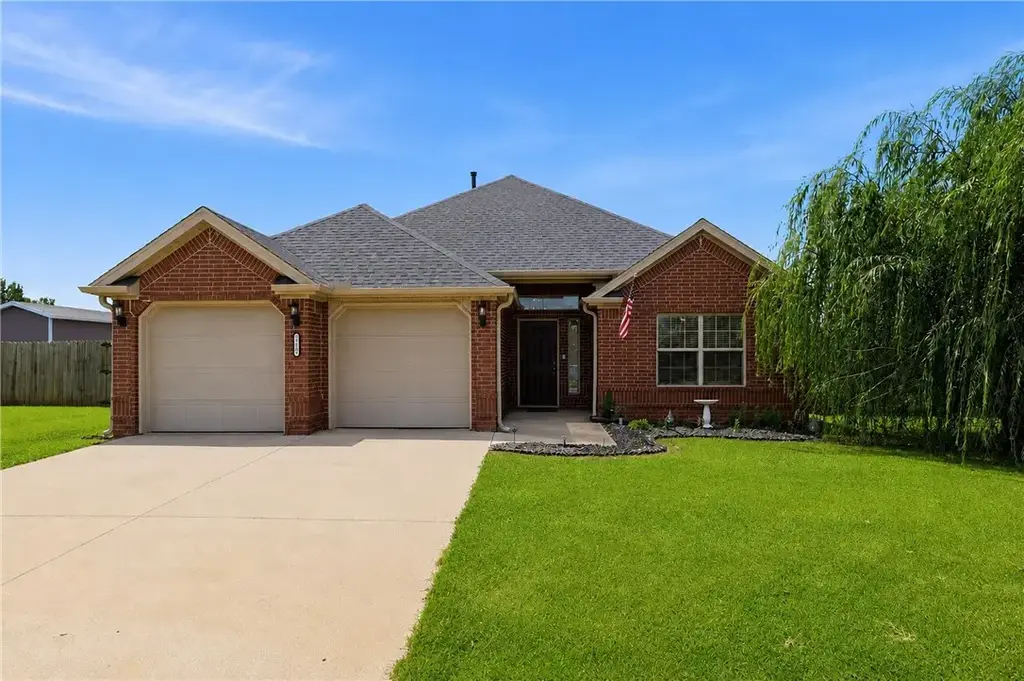 1103 Mitchell Lane, Pea Ridge