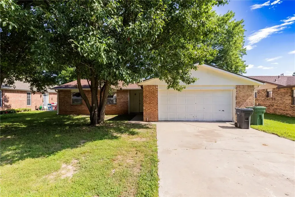 1309 Forest Drive, Rogers
