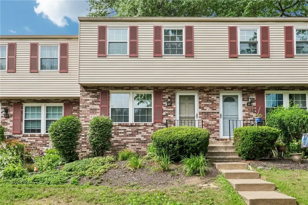 321 Laporte Court , Cranberry